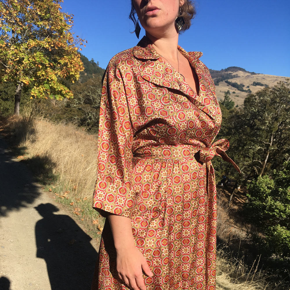 Vintage 50's sleeved hostess dress